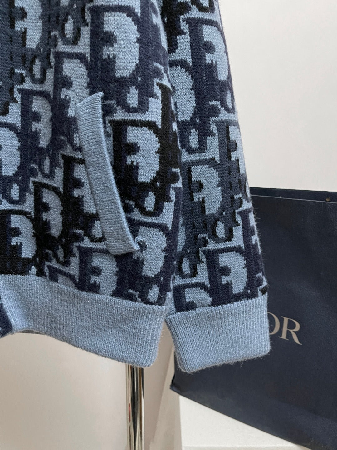 BVG / 디올 니트 코트