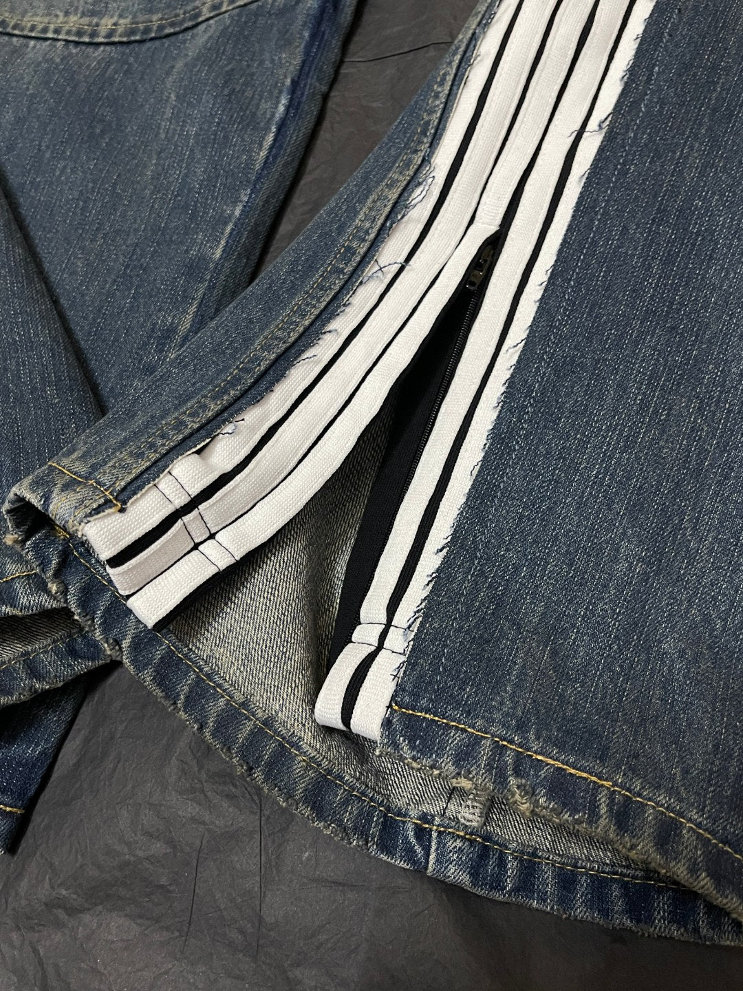 BVG / 발렌시아가 데님 팬츠