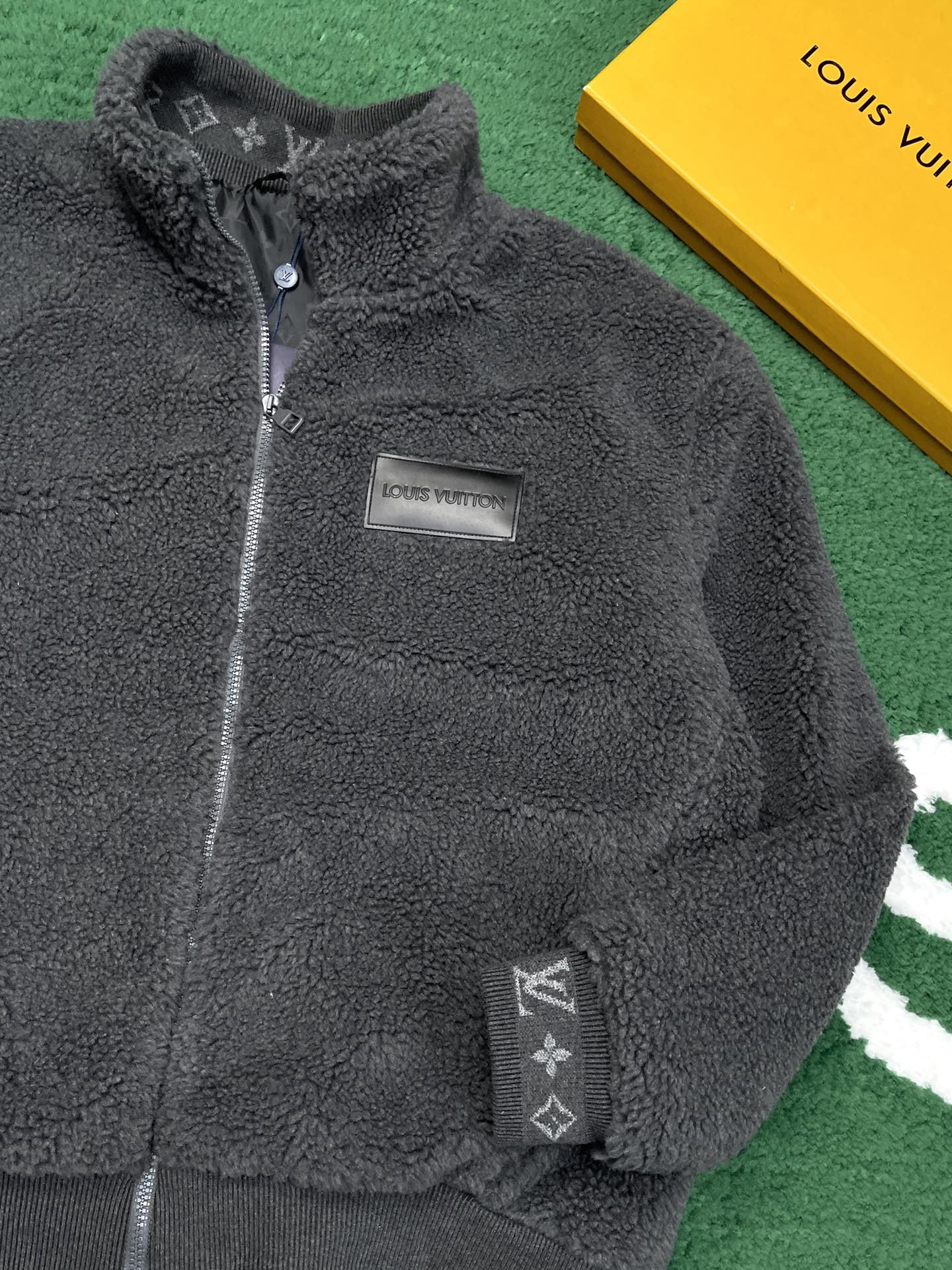 BVG / 루이비통 재킷 코트