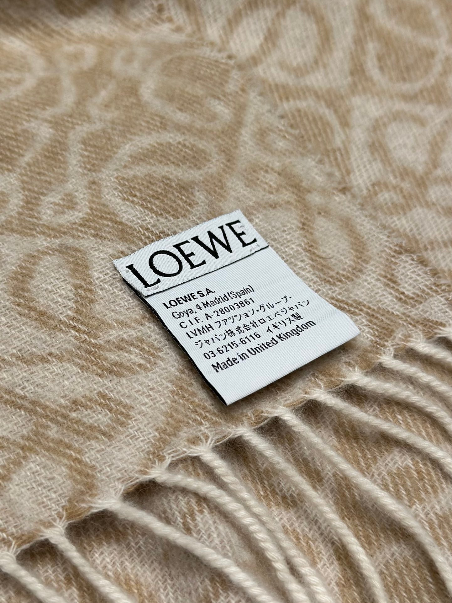 신조 / 로에베 스카프