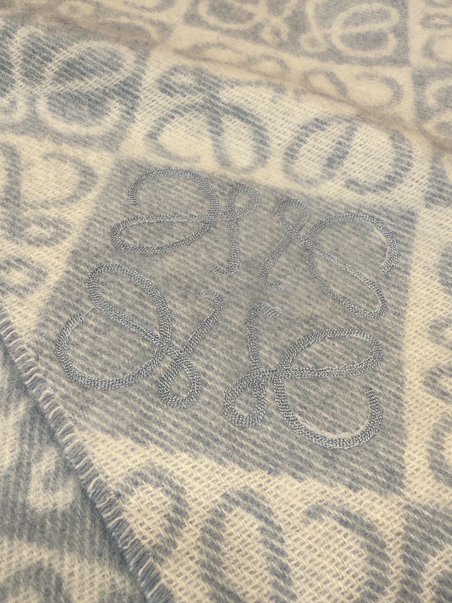 신조 / 로에베 스카프