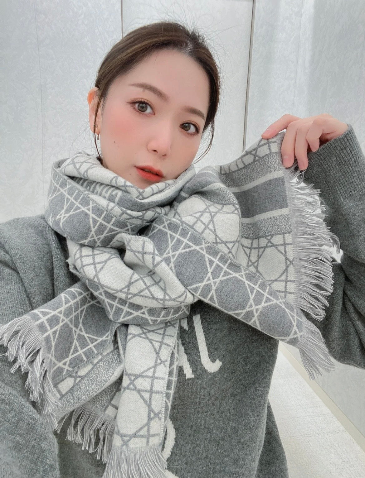 신조 / 디올 스카프