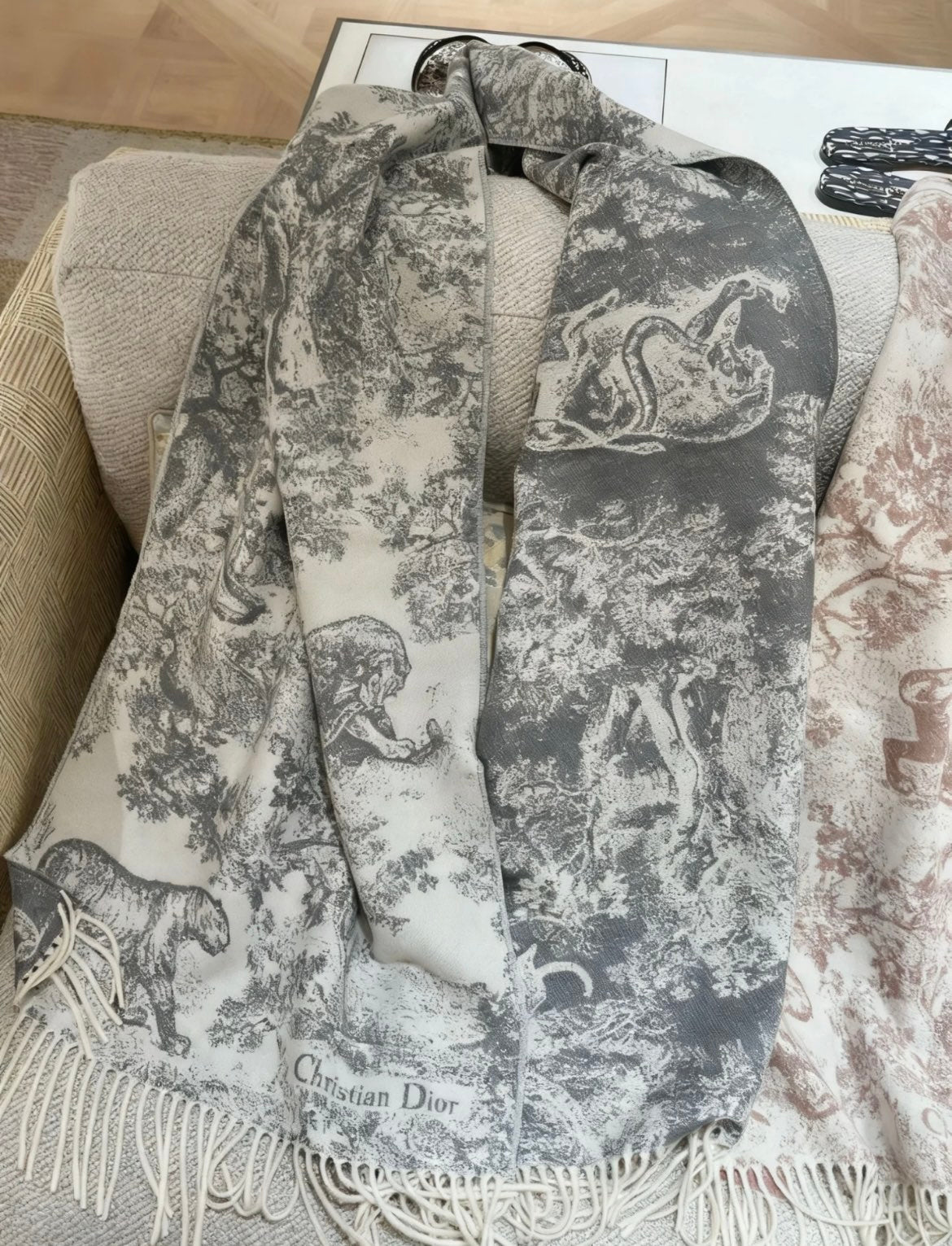 신조 / 디올 스카프