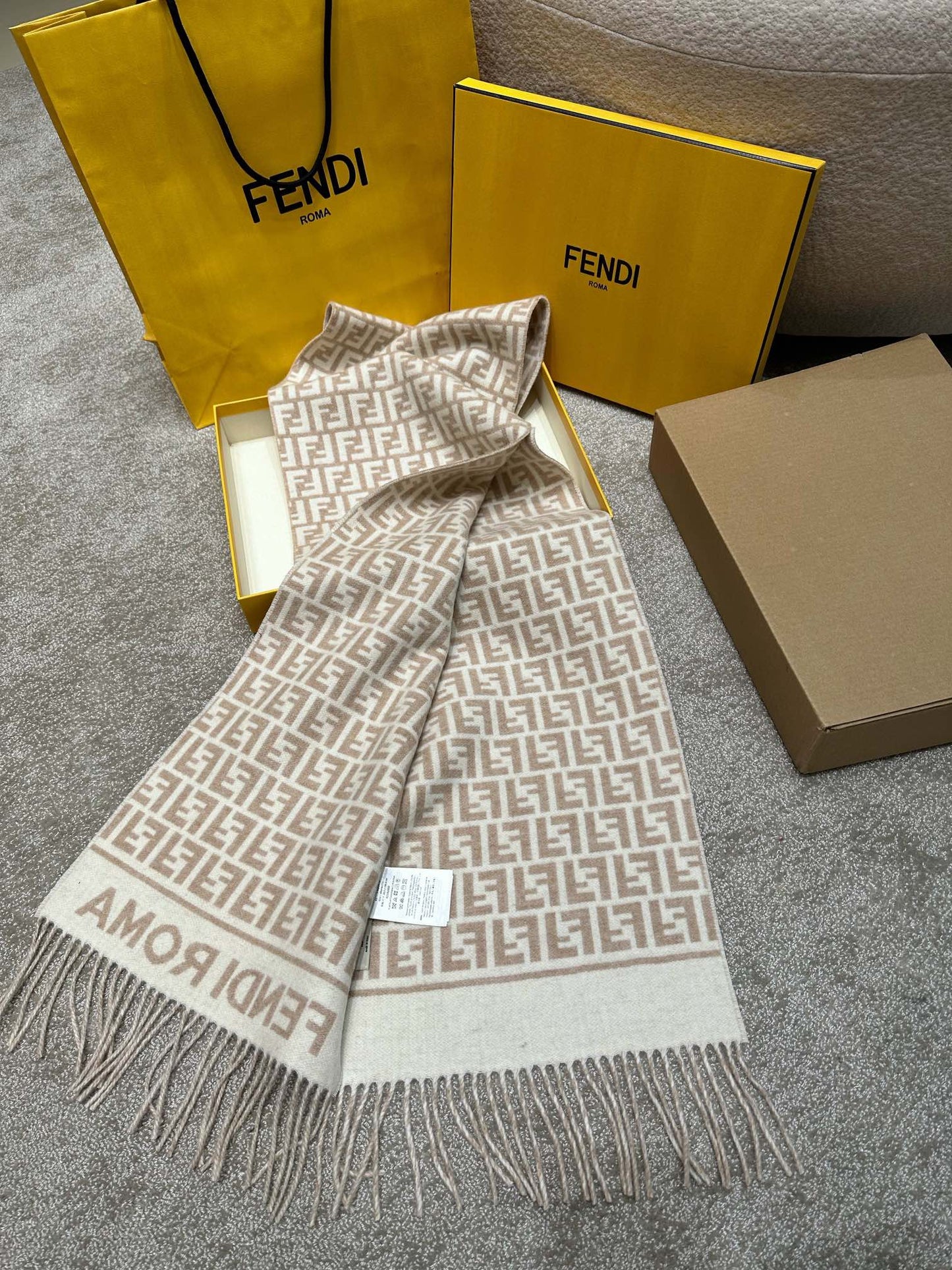 신조 / 펜디 스카프