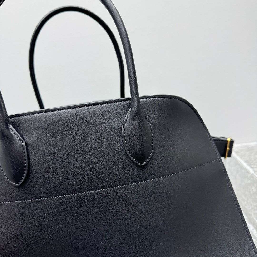 카타 / 더로우 미디엄 안장 가죽 블랙 가방