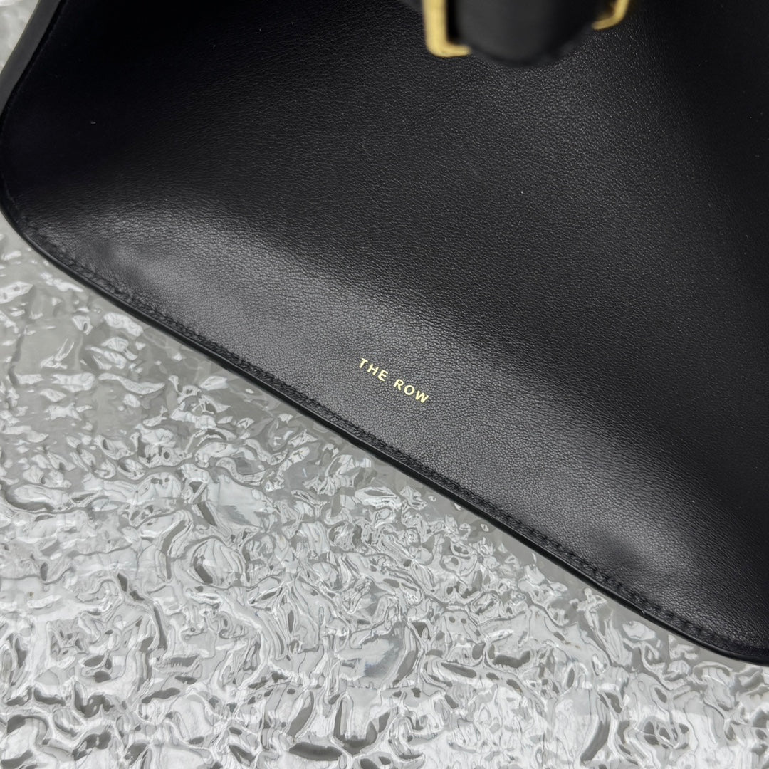 카타 / 더로우 미디엄 안장 가죽 블랙 가방