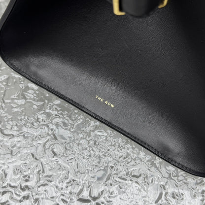 카타 / 더로우 미디엄 안장 가죽 블랙 가방