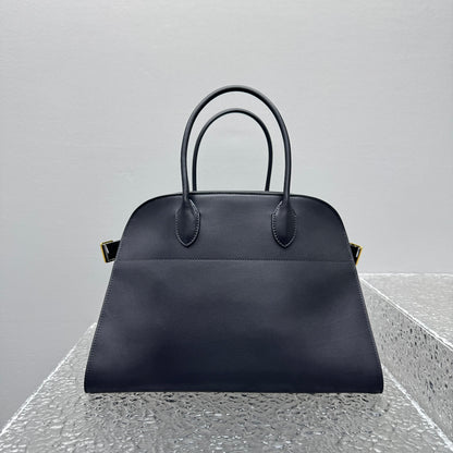 카타 / 더로우 미디엄 안장 가죽 블랙 가방