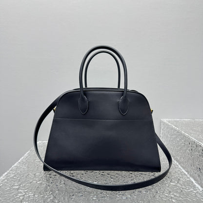 카타 / 더로우 안장 가죽 검정 가방