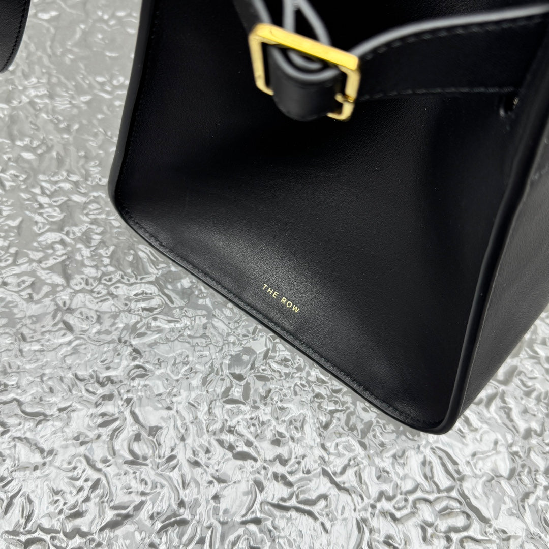 카타 / 더로우 안장 가죽 검정 가방