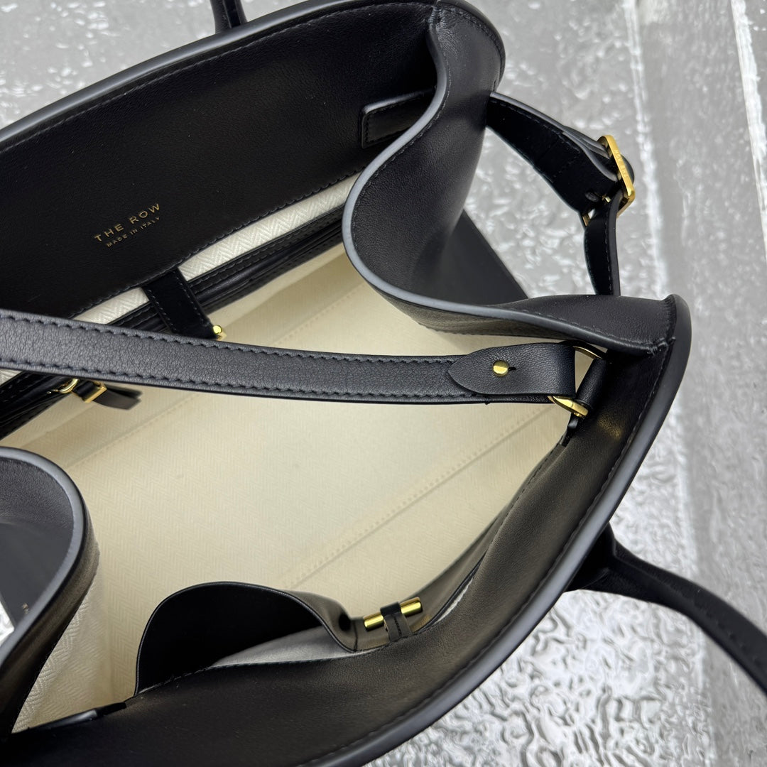 카타 / 더로우 안장 가죽 검정 가방