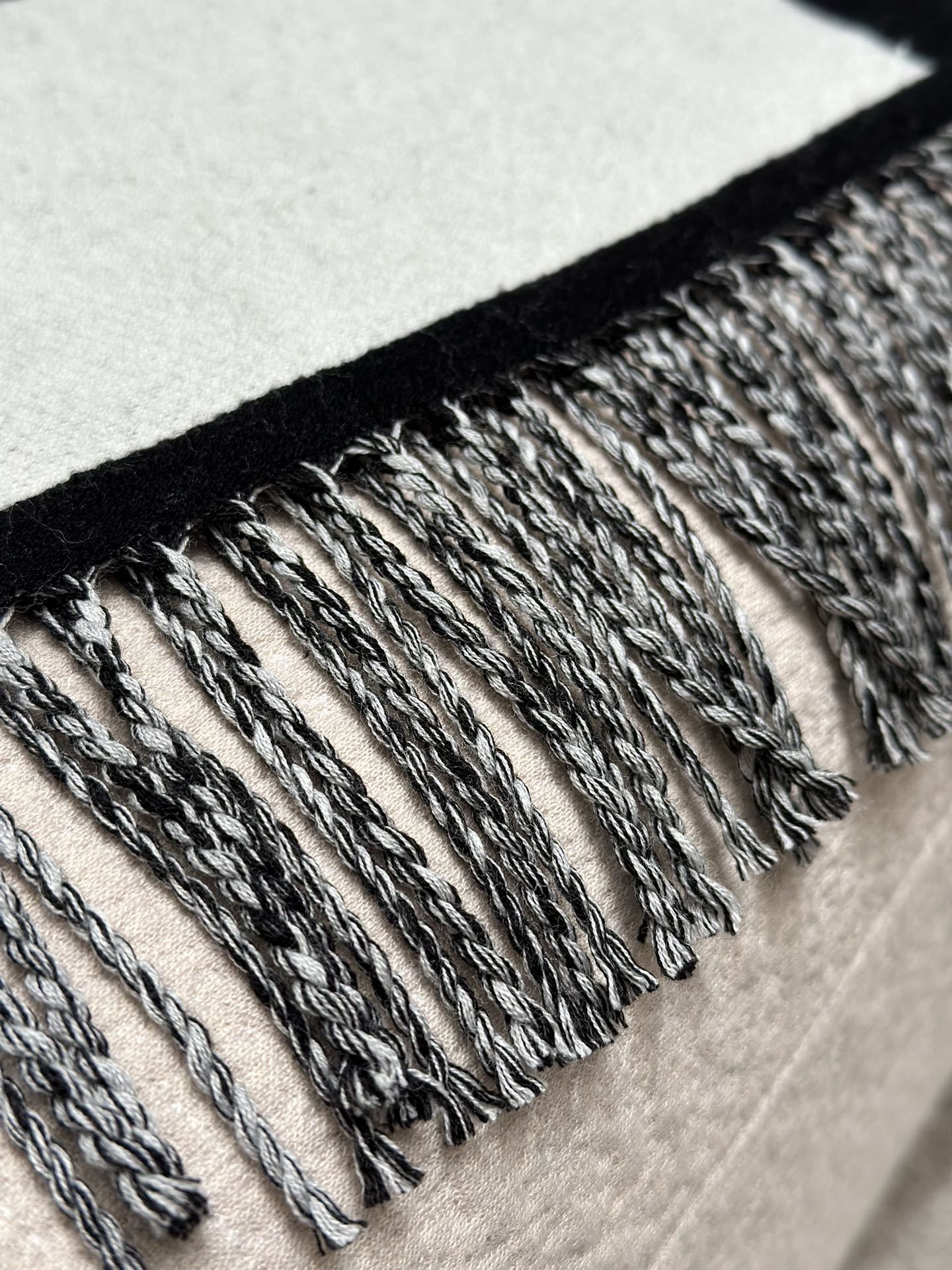 신조 / 샤넬 스카프