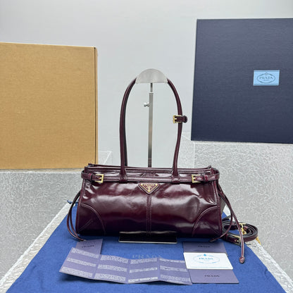 카타 / 프라다 미디엄 사이즈 숄더백