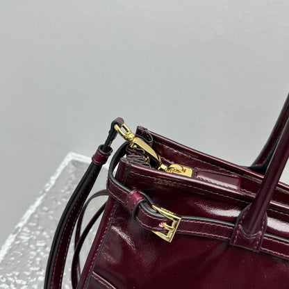 카타 / 프라다 미디엄 사이즈 숄더백