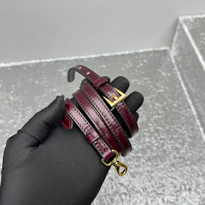 카타 / 프라다 미디엄 사이즈 숄더백