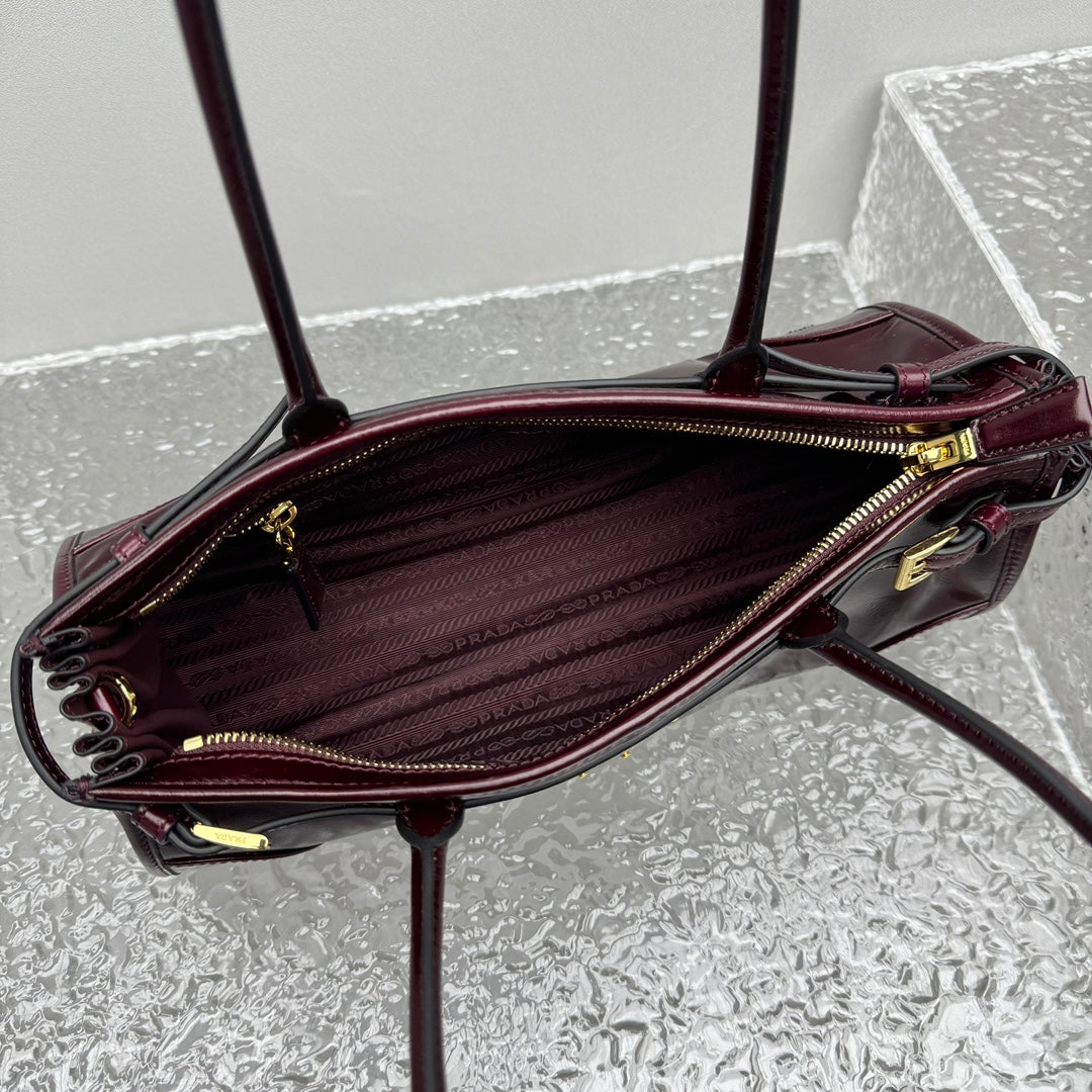 카타 / 프라다 미디엄 사이즈 숄더백