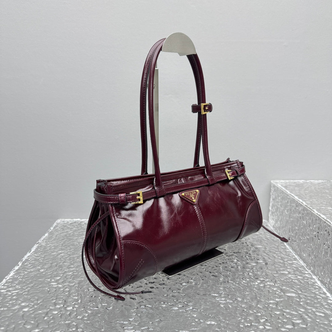 카타 / 프라다 미디엄 사이즈 숄더백