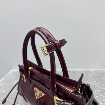 카타 / 프라다 미니 숄더백