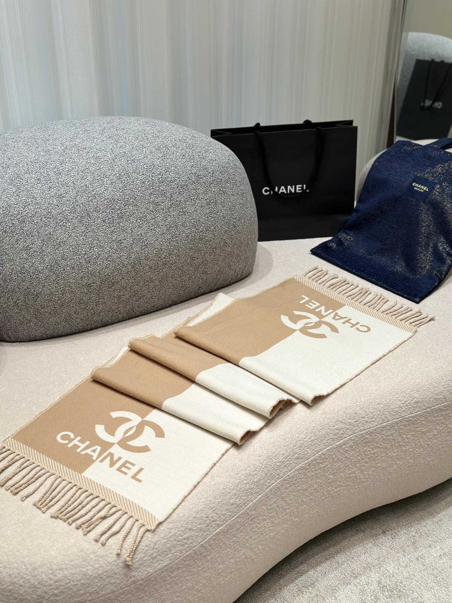 신조 / 샤넬 스카프