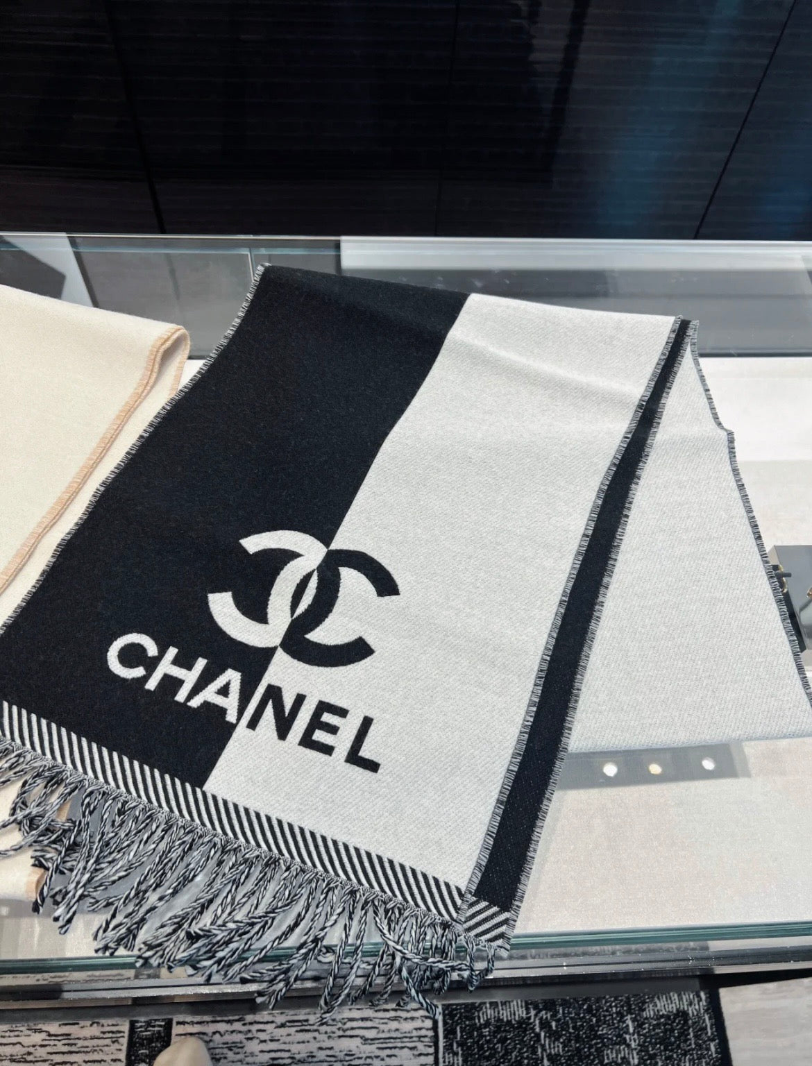 신조 / 샤넬 스카프