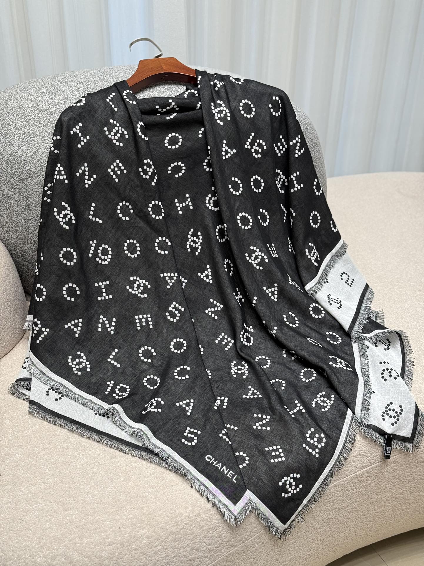 신조 / 샤넬 스카프