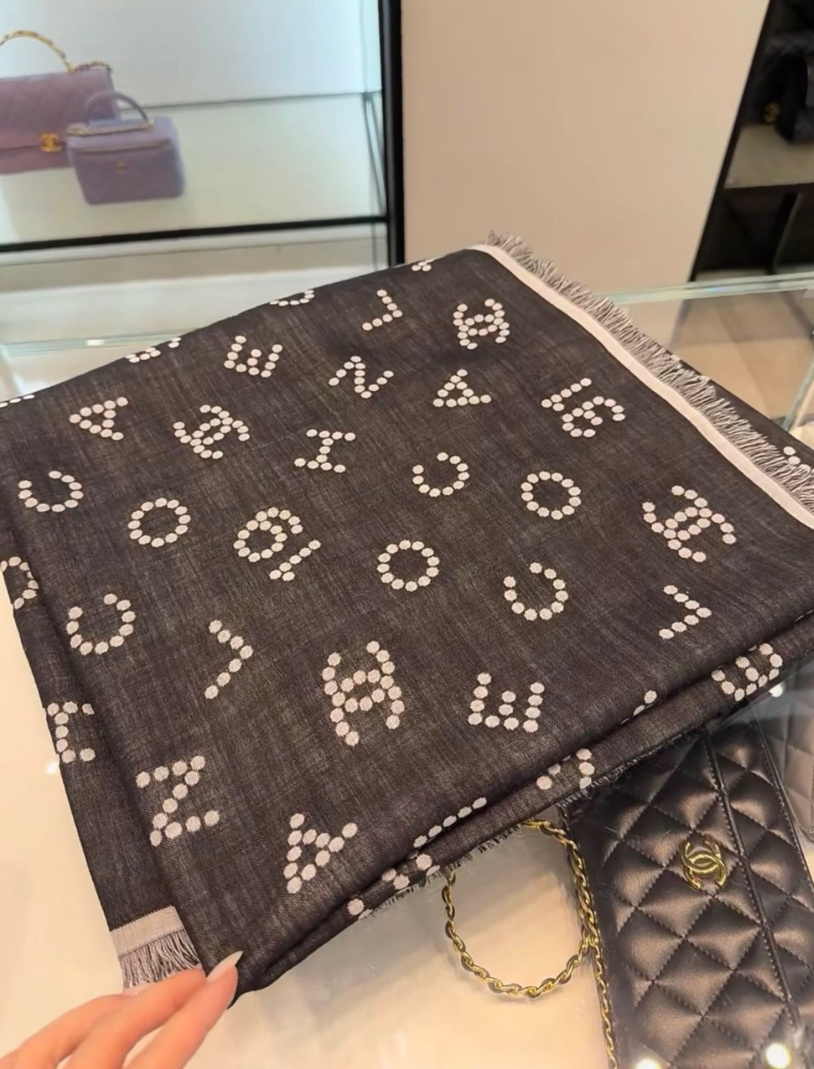 신조 / 샤넬 스카프