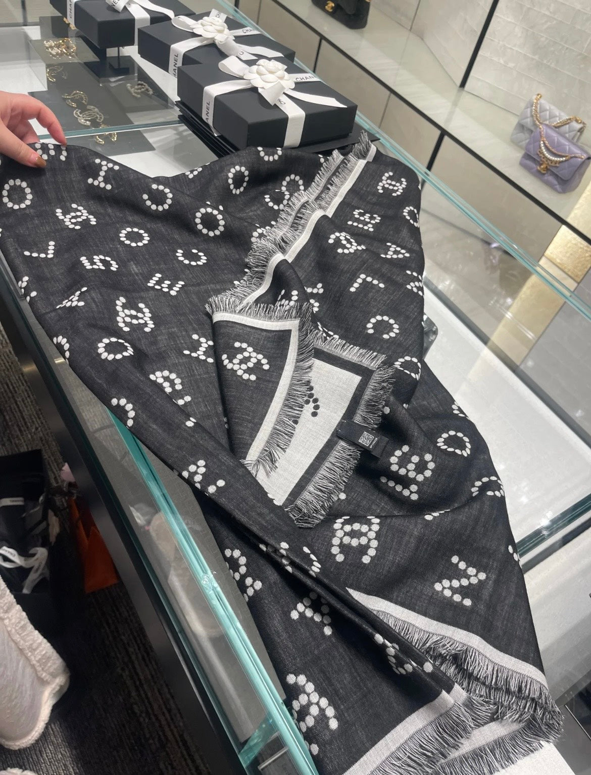 신조 / 샤넬 스카프