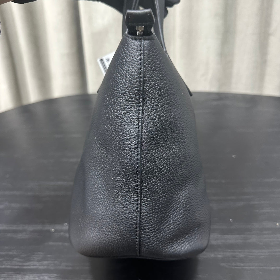 카타 / 더로우 핸드백