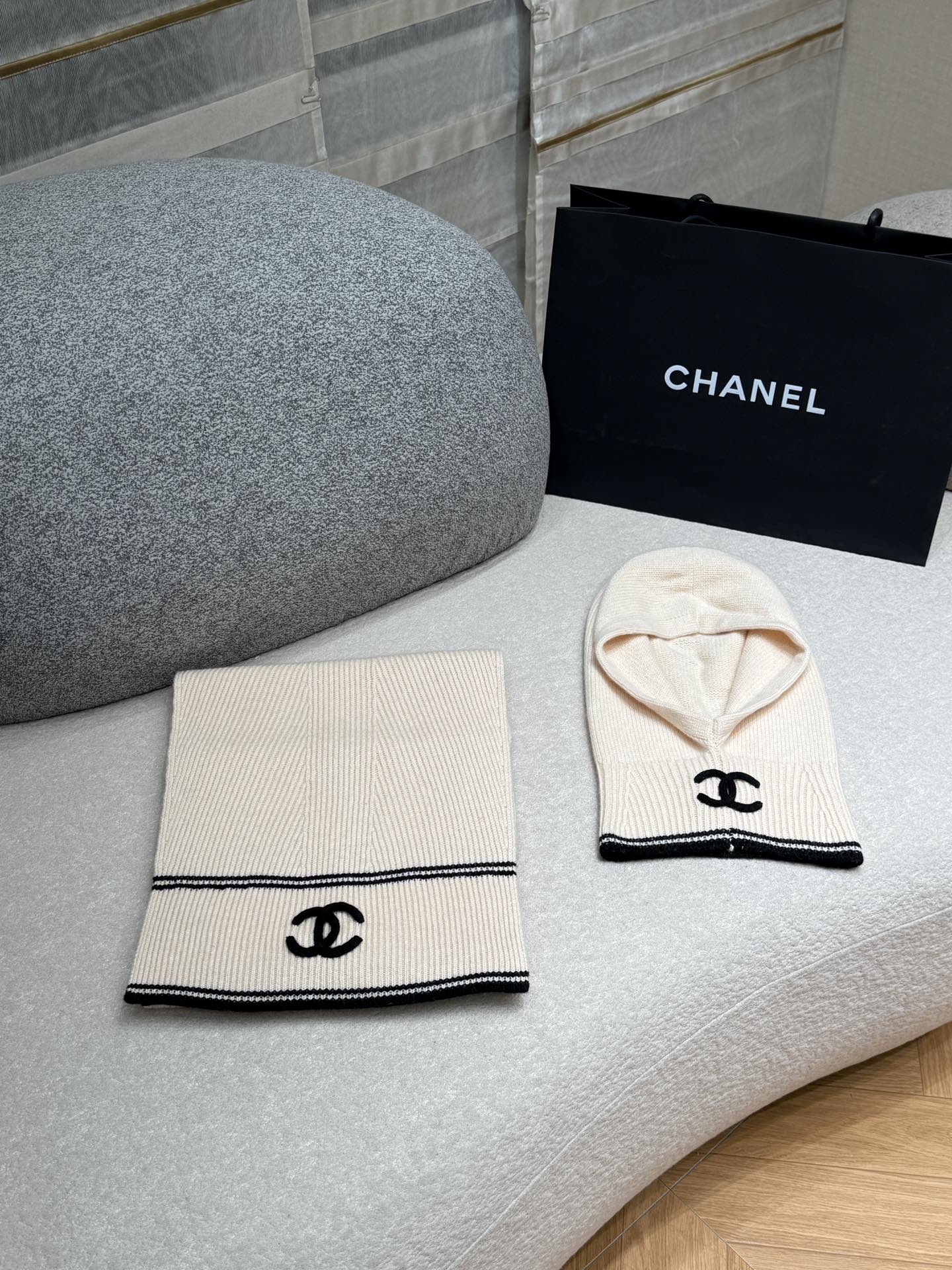 신조 / 샤넬 스카프