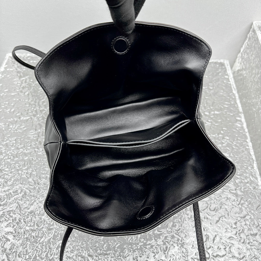 카타 / 프라다 구름백