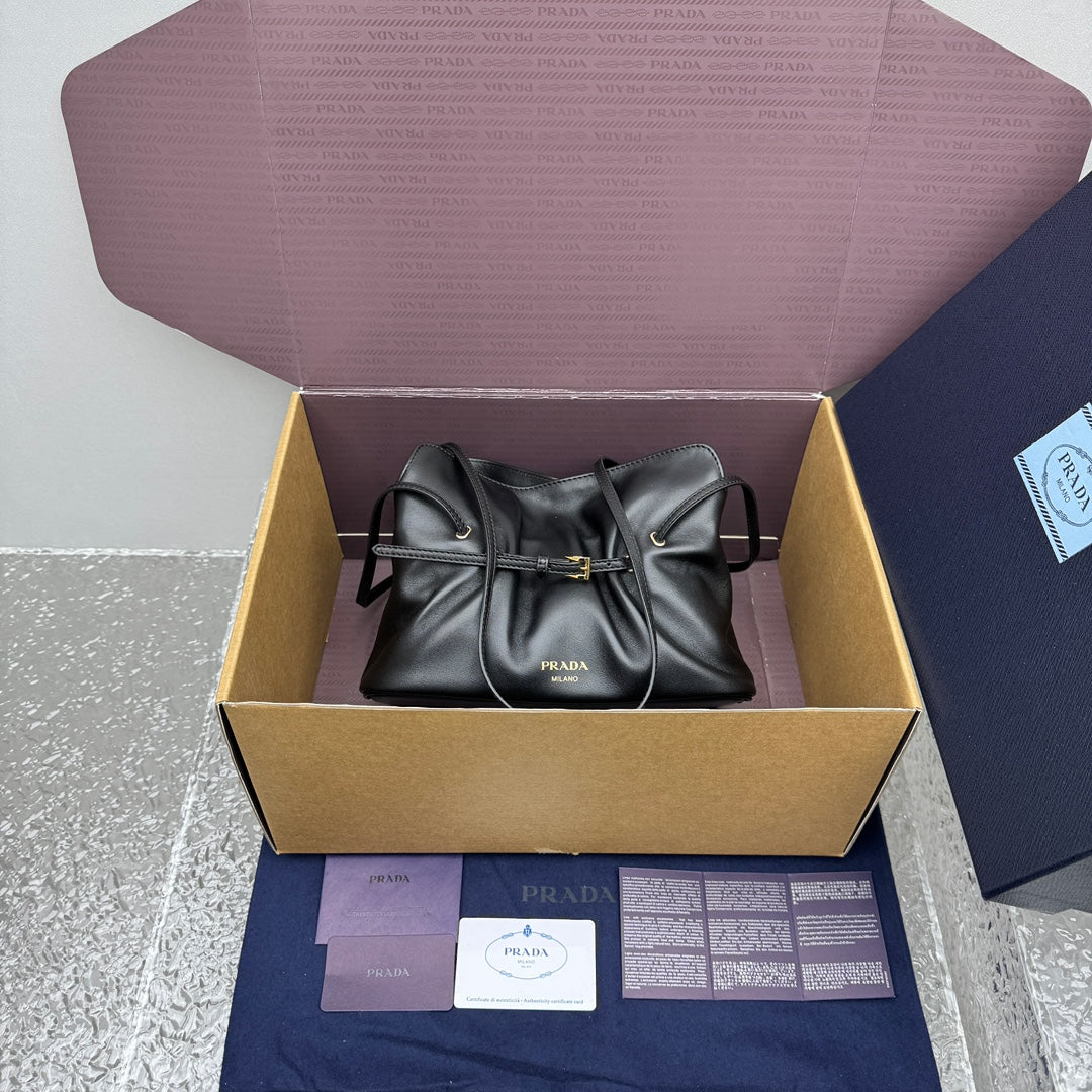 카타 / 프라다 구름백