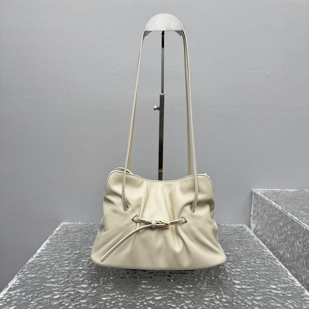 카타 / 프라다 구름백