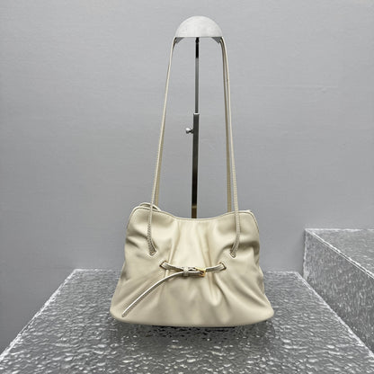 카타 / 프라다 구름백