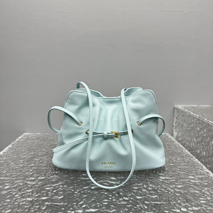 카타 / 프라다 구름백