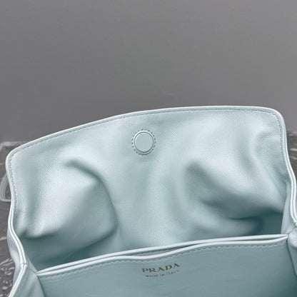 카타 / 프라다 구름백