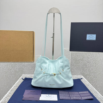 카타 / 프라다 구름백