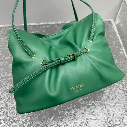 카타 / 프라다 구름백