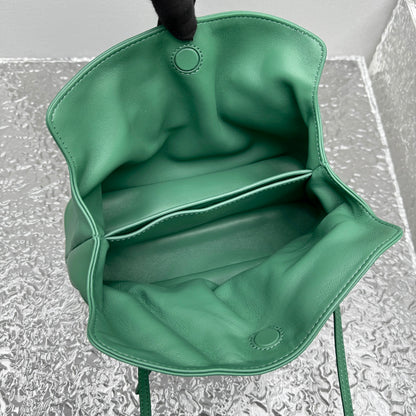 카타 / 프라다 구름백