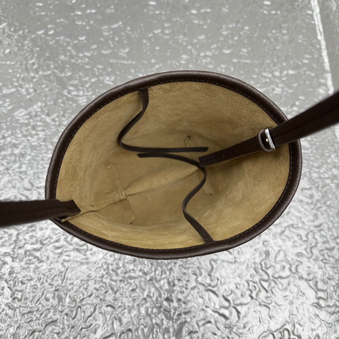 카타 / 더로우 크로스 버킷백