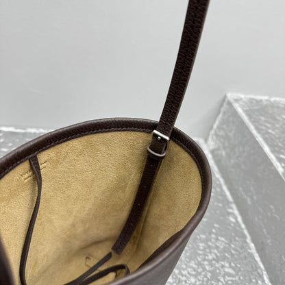 카타 / 더로우 크로스 버킷백