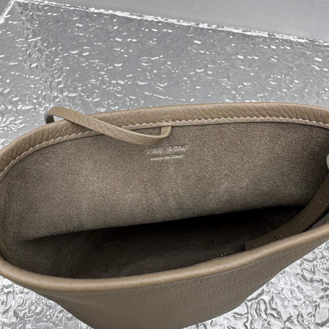 카타 / 더로우 크로스 버킷백