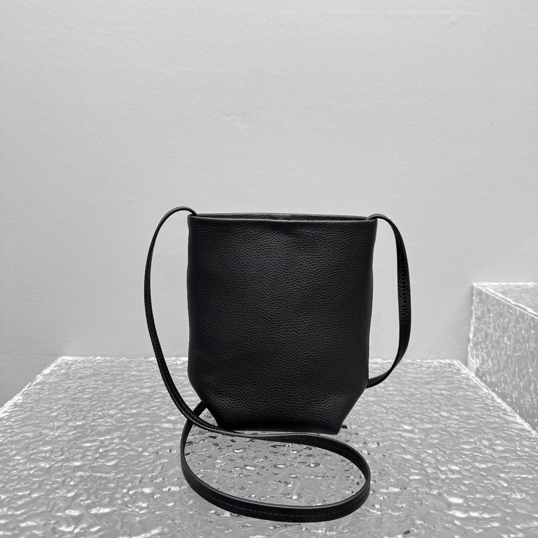 카타 / 더로우 크로스 버킷백