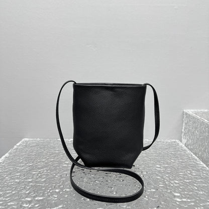 카타 / 더로우 크로스 버킷백