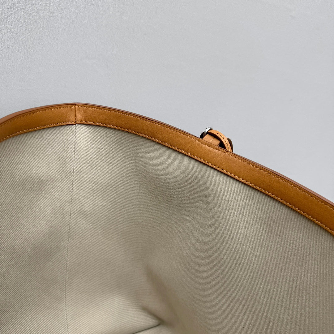 카타 / 더로우 숄더 토트백