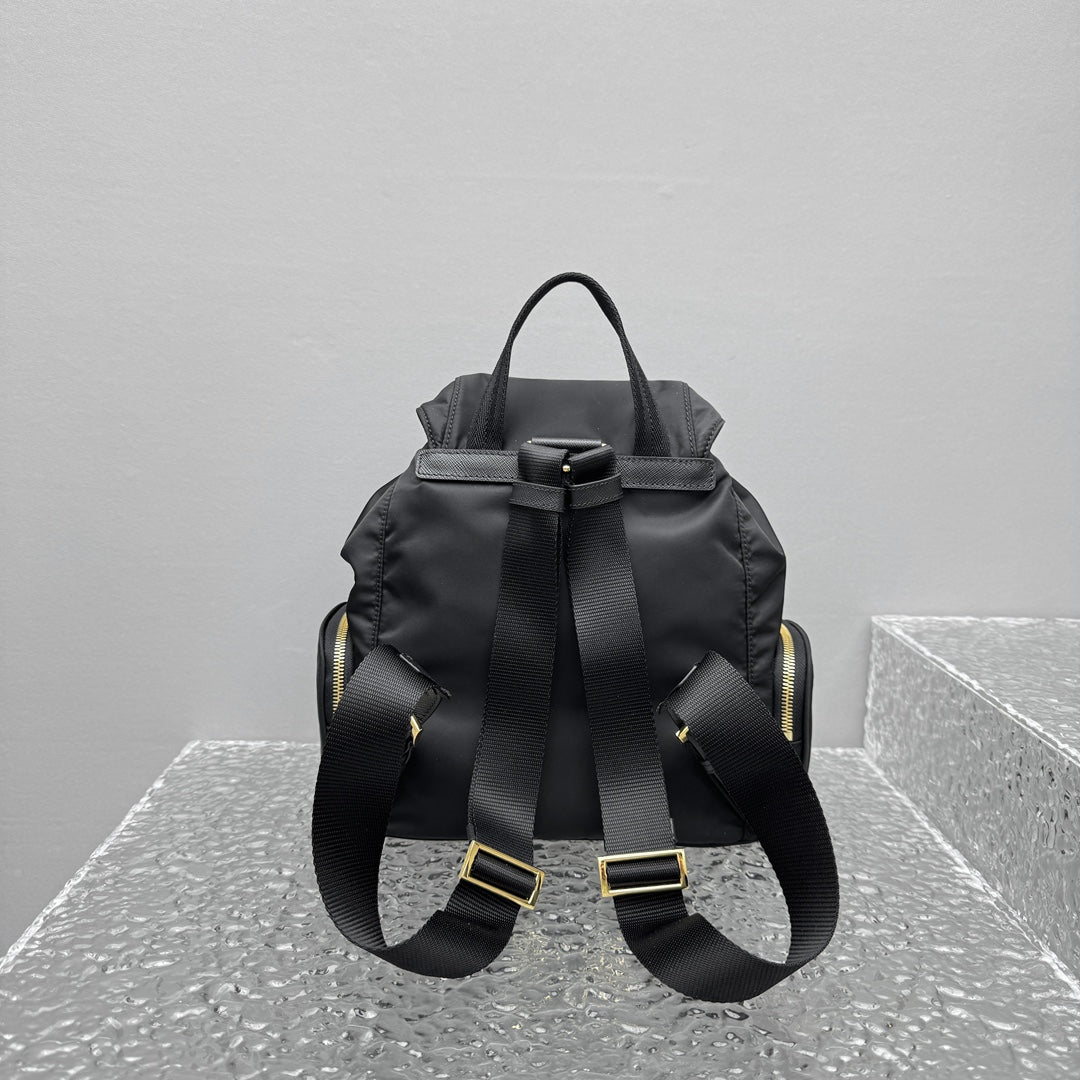 카타 / 프라다 백팩