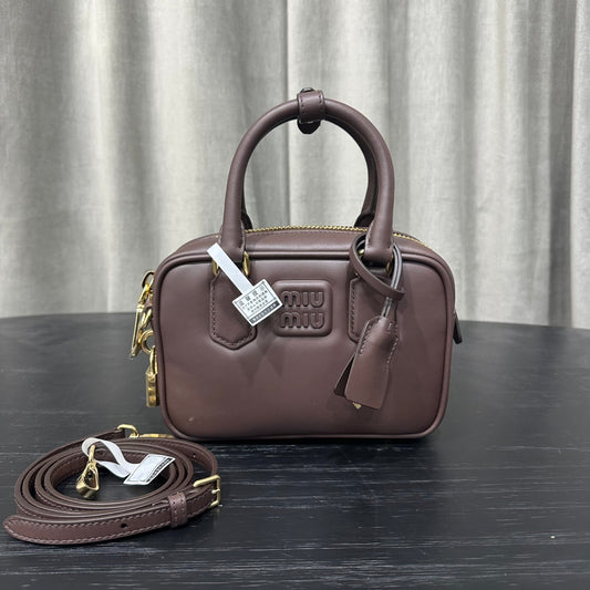 카타 / 더로우 핸드백