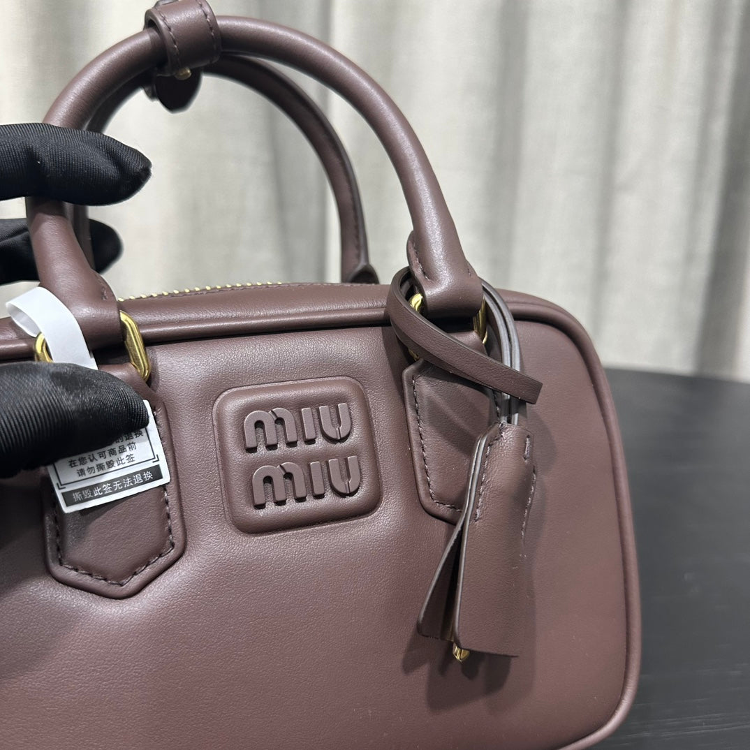 카타 / 더로우 핸드백