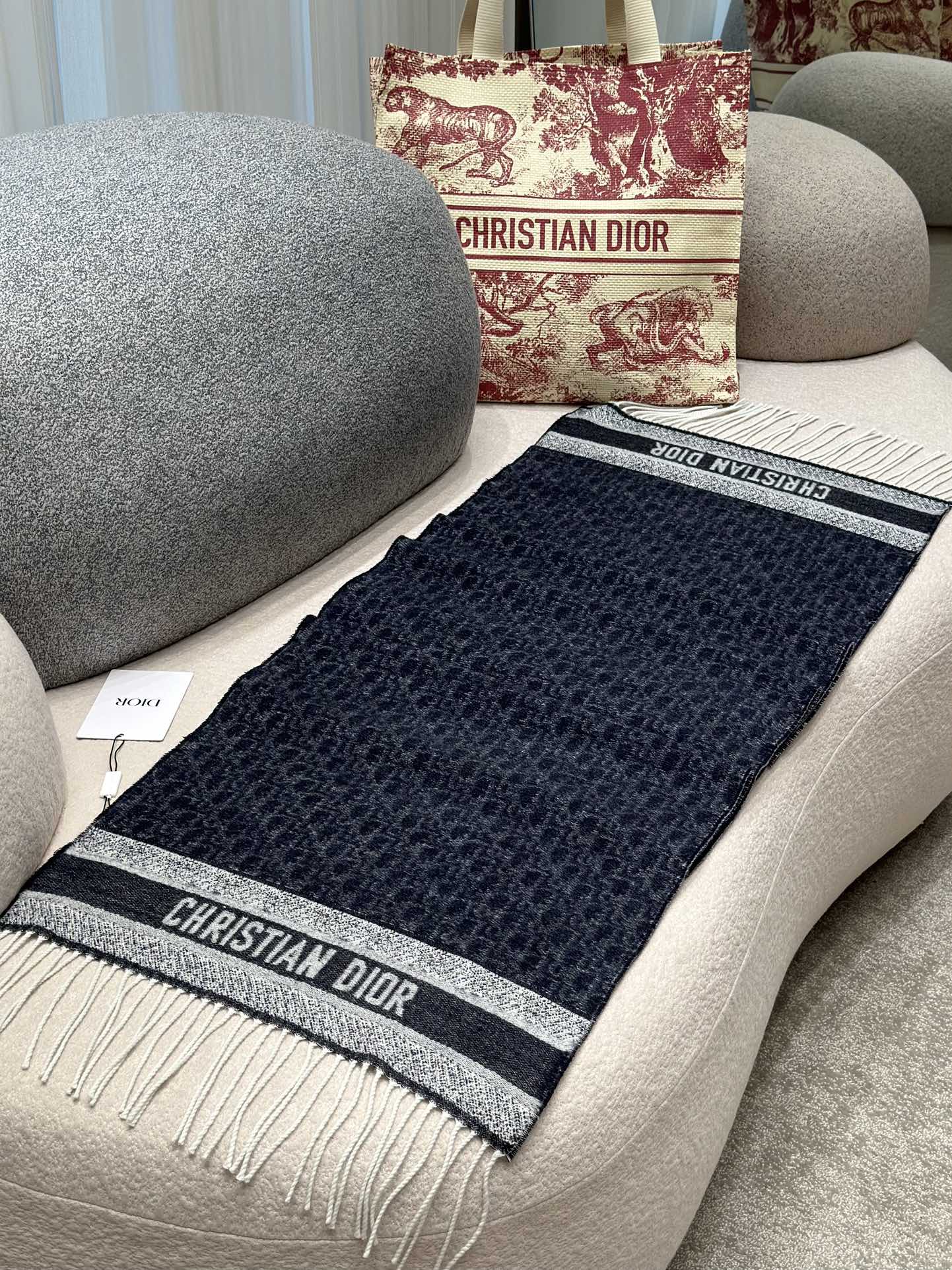 신조 / 디올 스카프