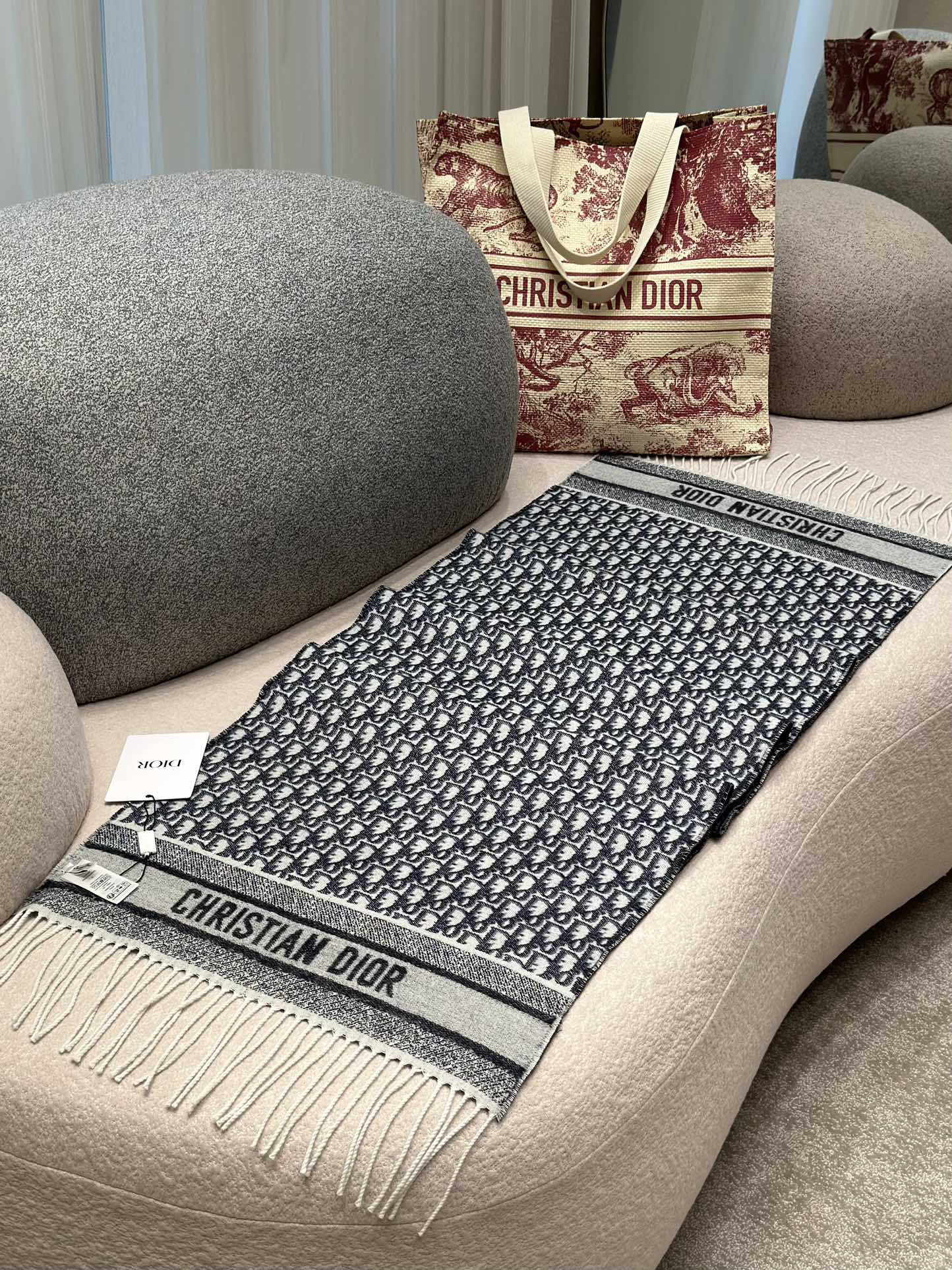 신조 / 디올 스카프