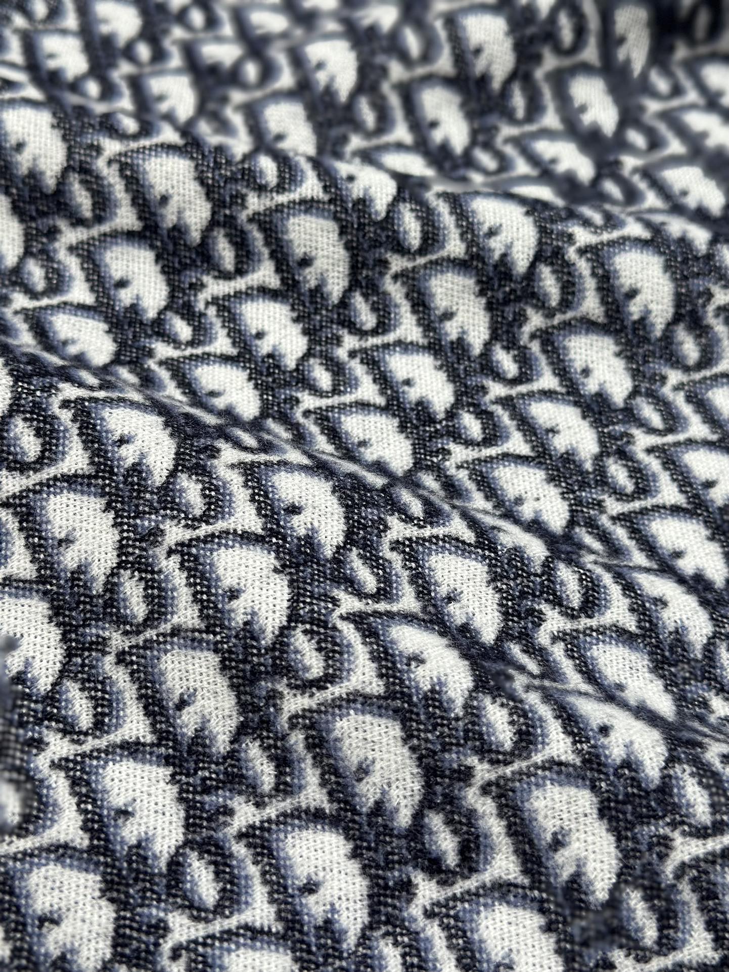 신조 / 디올 스카프